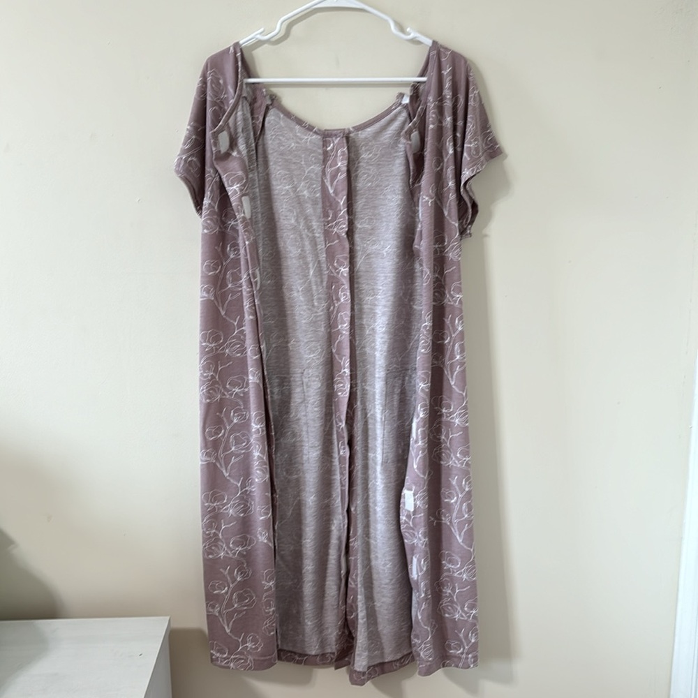 Kindred Bravely Universal Labor & Delivery Gown Lilac Bloom Size S/M/L - Picture 9 of 9